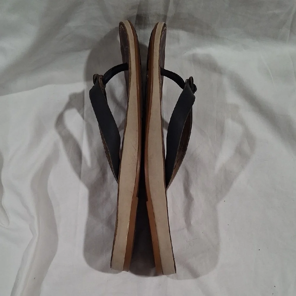 OluKai Women's  Black and Brown Flip-Flops Size 9